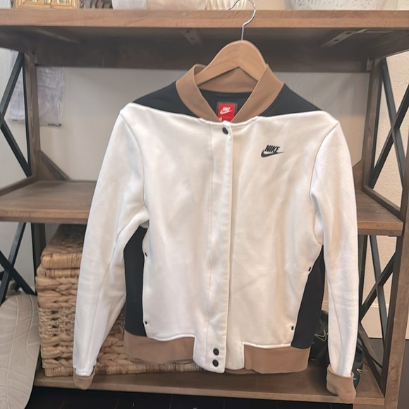 Jackets & Blazers - Nike jacket size M